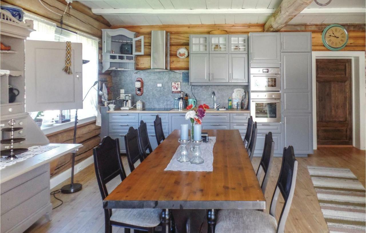 Awesome Home In Vaga With House Sea View Vågåmo Екстериор снимка